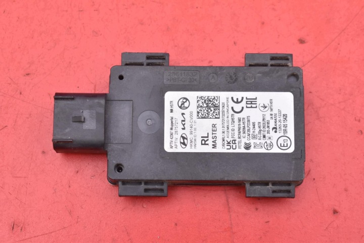 snimač RADAR MARTWEGO POLA lijevi stražnji dio 99140-CV000 KIA EV6 GT 21-24
