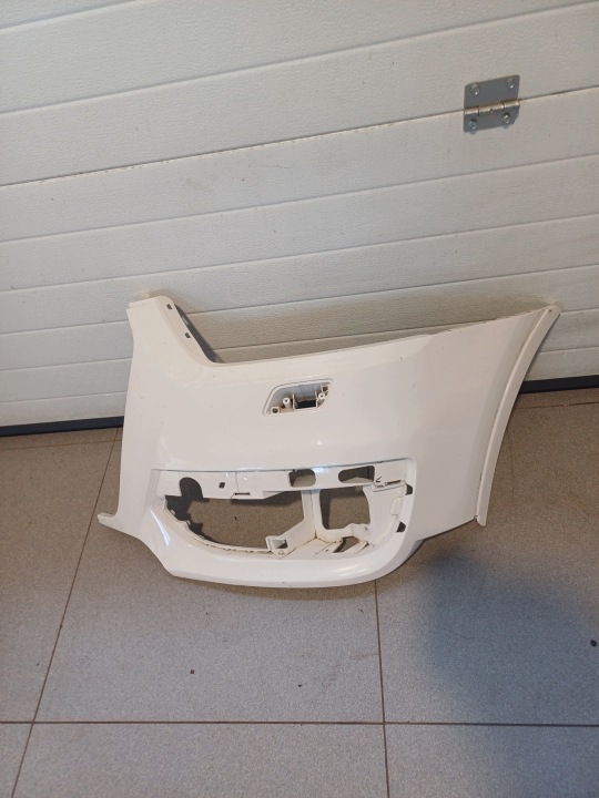 roh nárazníku levý předek přední AUDI Q3 8U 8U0807437B