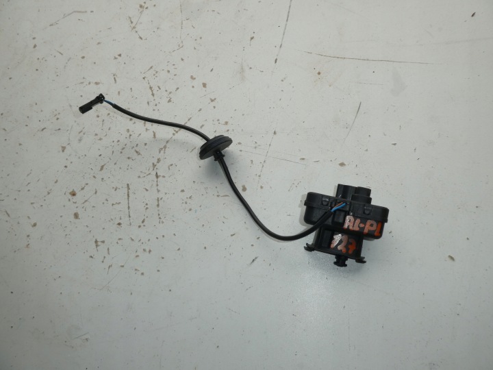 Dämpfer Klappen des Kraftstoffsbehälters VW TIGUAN und 5N0810773F