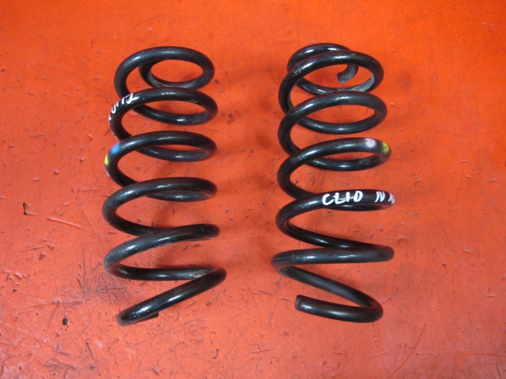 RENAULT CLIO IV 4 HB FAHRWERKSFEDER ACHSTRÄGERS HECK KPL