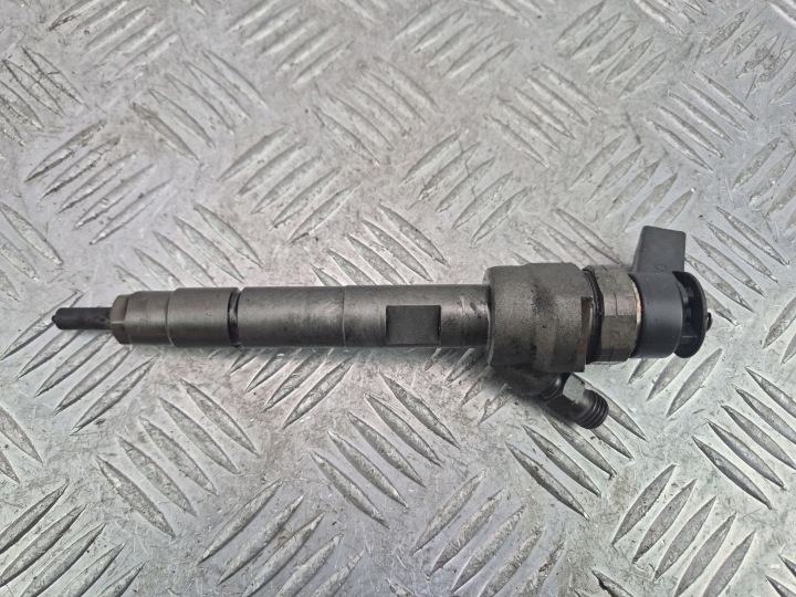 BMW 3 E90 E91 318d injecteur N47D20A 7798446