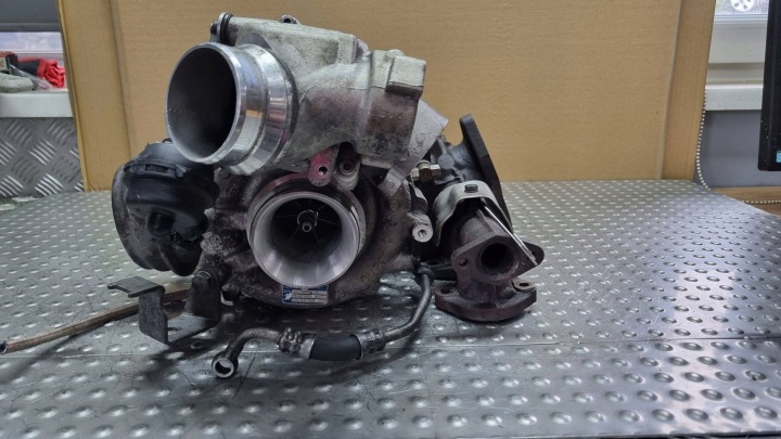 turbo 7808165 BMW F07 F10 F11 F01 X5 E70 X6 E71 N57D30B 3.5D 4.0D