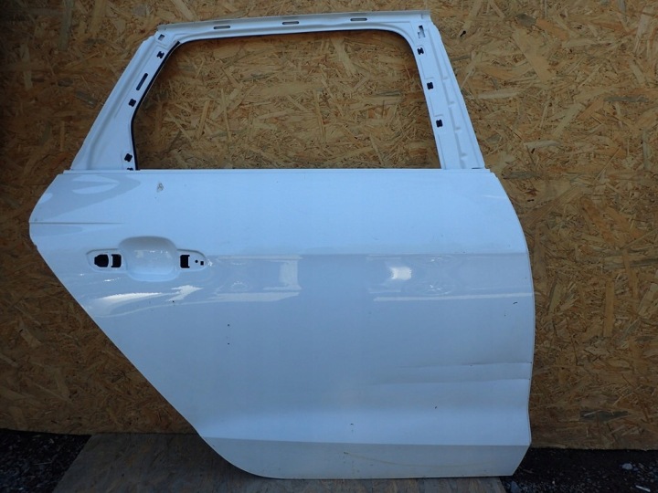 dveře pravé zadní záď AUDI A4 8W B9 LIFT KOMBI