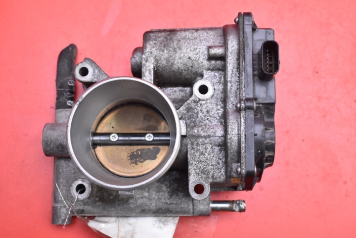 throttle flap 6M8G-A L3G213640A MAZDA 6 1 and GG 1.8 16V 120 KM 05-07