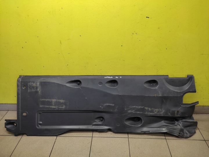 SKODA SUPERB II KOMBI Couverture tablier moteur en plastique Protection soubassement Droit