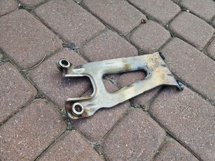 maniglia staffa katalizatora Consolle 2.0T 250KM 260KM Opel Insignia B