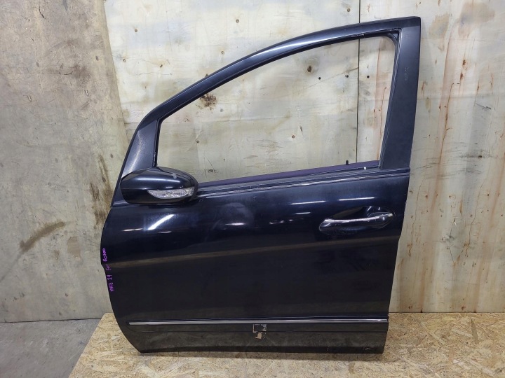 ajtó eleje bal strona Mercedes-Benz B W245 T245.233 2007