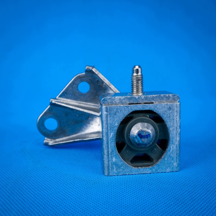 bracket of an exhaust silencer the centre BMW 3 G20 4 G22 330d 18208595469 8595469 21km