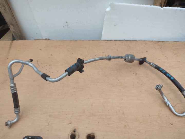 wiring of the air conditioning Peugeot 407 2.0 VP8X7H-19A705-AB