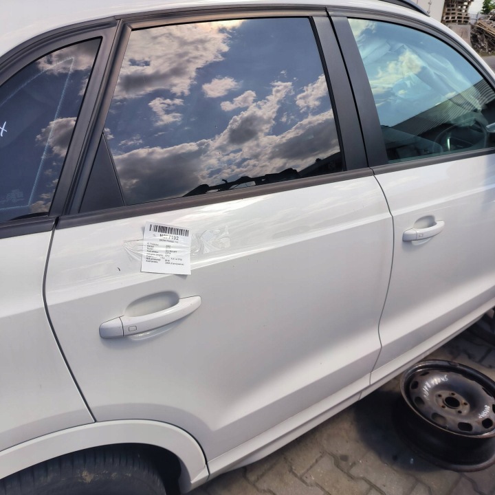dvere pravé zadok LB9A AUDI Q3 a 8U LIFT
