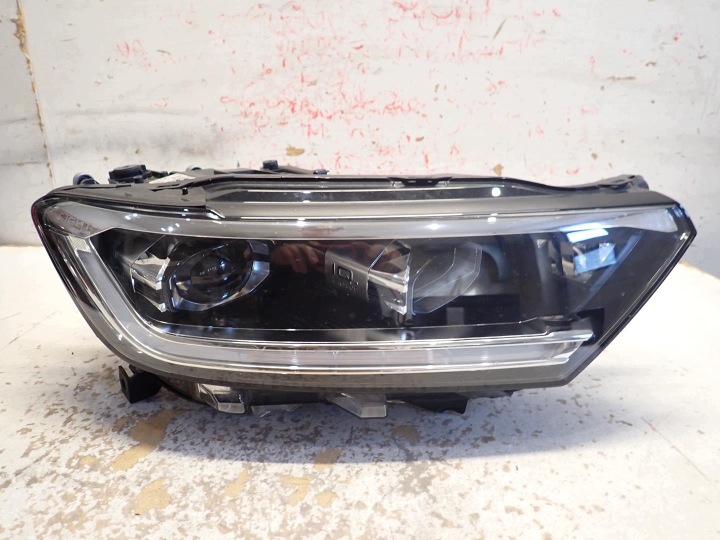 far prednji dio prednja desna VW T-ROC LIFT 2021- FULL LED IQ 2GA941036AH