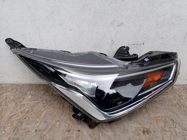 lámpa jobb REFLEKTOR jobb TOYOTA AYGO 2 II B4 LIFT 2018-2022R 81130-0H210