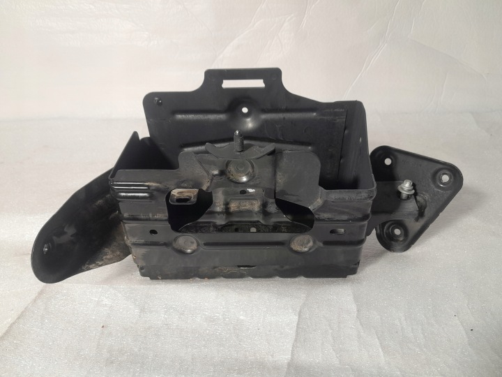 BMW X6 G06 Halter Stütze DODATKOWEGO AKUMULATORA 9395486