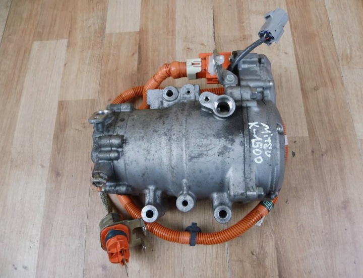 Mitsubishi Outlander III 2.4 PHEV compressor compressor; of the air conditioning 7813B097