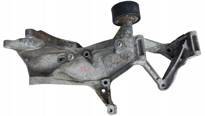 Volkswagen Touareg II 2 7P 3.6 FSI 10- Support Support plaque Alternateur