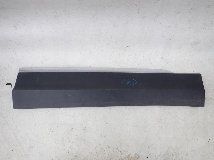 VW TIGUAN II 2 15-> moulding door right front