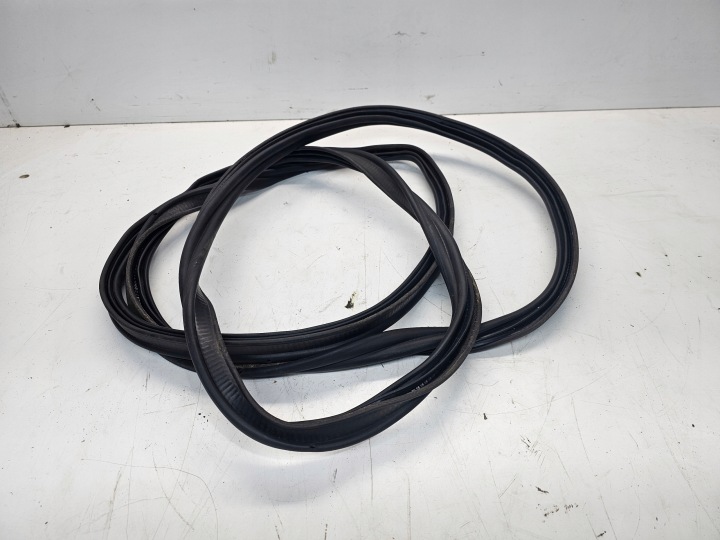 DICHTSATZ HECKKLAPPE KOFFERRAUM AUDI Q3 8U 8U0827705A