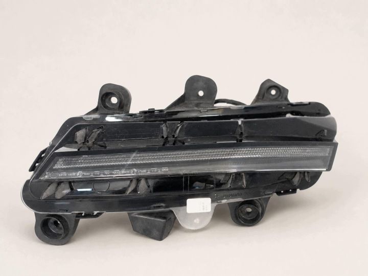 PEUGEOT 3008 5008 II LIFT P84 20-24 Feux antibrouillard Feux phare LED DRL Droite W Pare choc