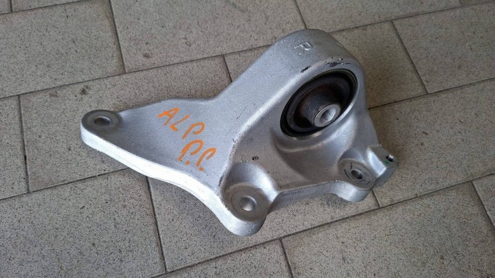stütze motorlager Alpine A390 20241206B