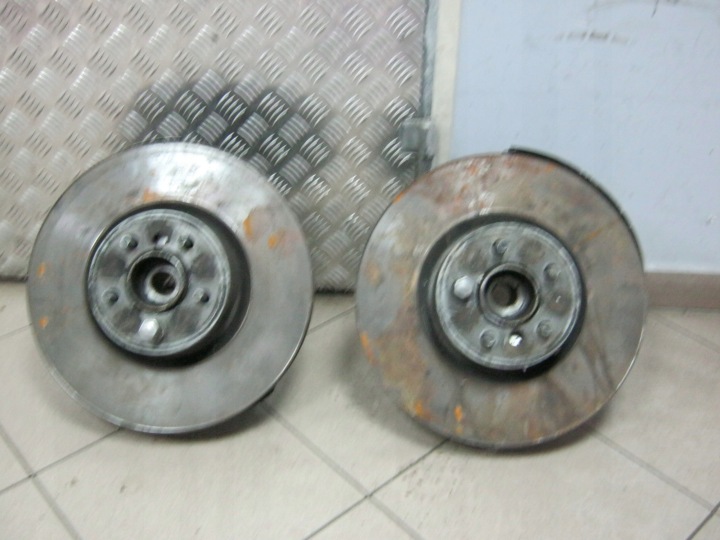 Mozzo FUSELLO Anteriore Destro sinistra RANGE ROVER VOGUE 4.4