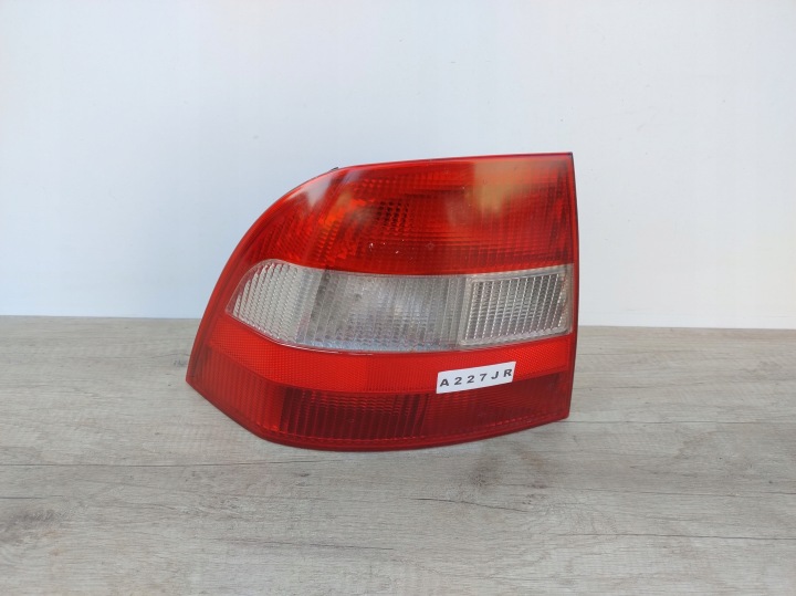 OPEL VECTRA B BERLINE 96-99 ROK GAUCHE FEUX PHARE ARRIÈRE