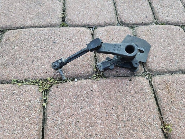 Poziomica lichte heck hinten poziomowania Opel Grandland X 9826684080