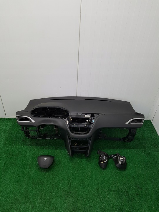 dashboard instrument panel PEUGEOT 208 9672848580 98072114ZD 98063158XX