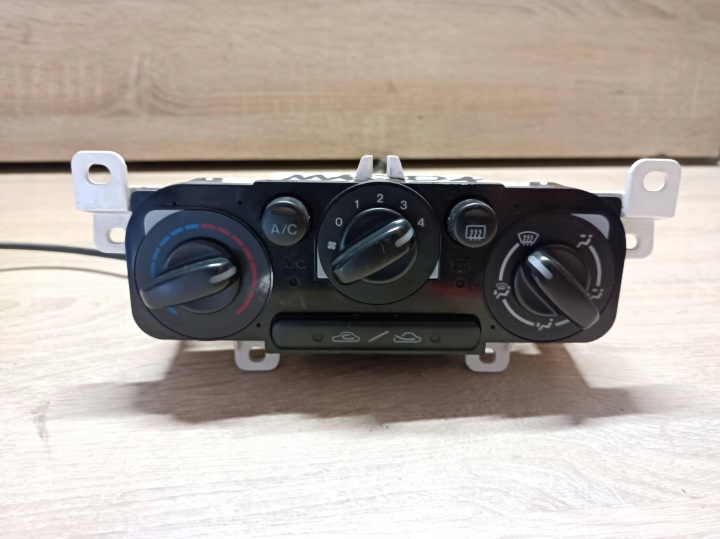 Panel klími wentylacji Mazda 323 F BJ lift