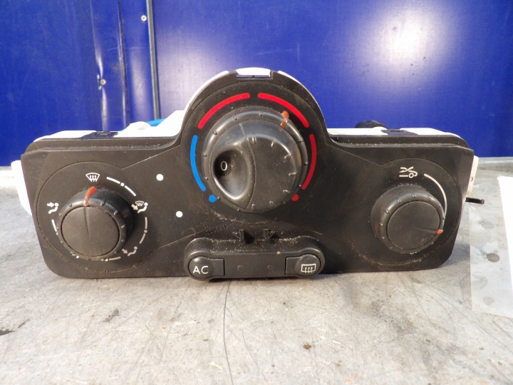 Renault Clio III panel klími, klimatizaci 030967W 69590001