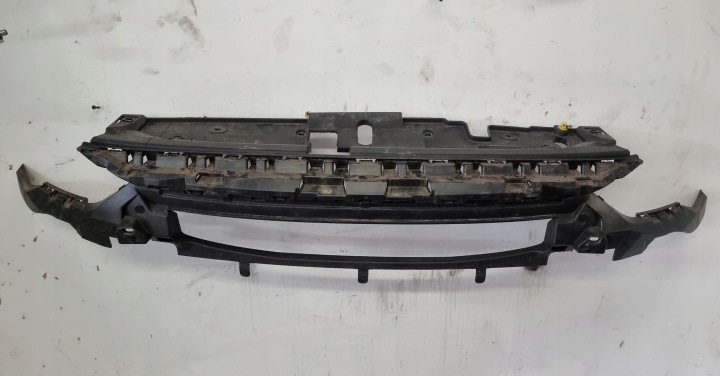 OPEL CORSA F Grundlage GRILLA Versteifung der Stoßstange Gurten oben 9829535680
