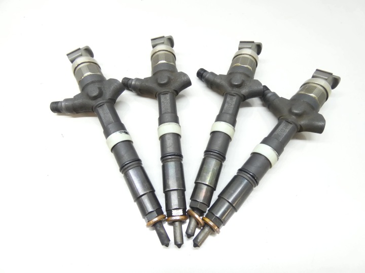 injection injecteur TOYOTA AVENSIS T25 2.0 D4D 1CD 116KM 03-09 23670-0G010