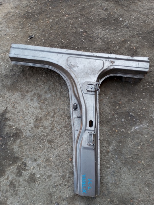 Garniture moulure montant NISSAN X-TRAIL T31 Droite Avant