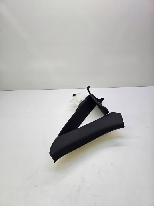 side SLUPKA right AUDI A4 B9 8W5867288A