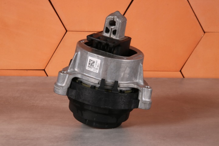 BMW G30 G31 B47 B47B B47D B47F XD5O Supporti motore usato Destro 8482772 24 km !!