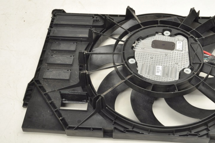 JAGUAR I-PACE X590 EV400 J9D3-8C607-AE Coolant Ventilator 6