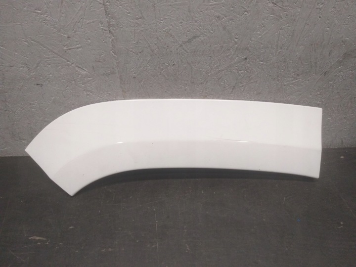 BLATNÍK LIŠTA KRYTKA PRAVÝ ZADOK JEEP GRAND CHEROKEE WK2 46527561827