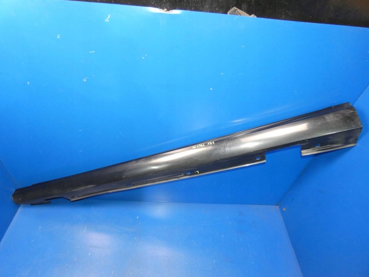 MERCEDES A KLASA W176 moulding threshold cap left
