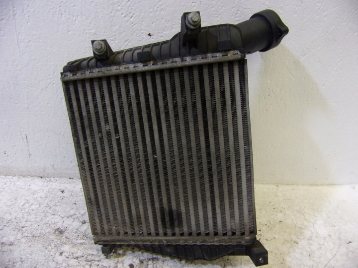 INTERKULER radiatore intercooler VOLKSWAGEN TOUAREG 5.0 TDI BEHR 7L0145804