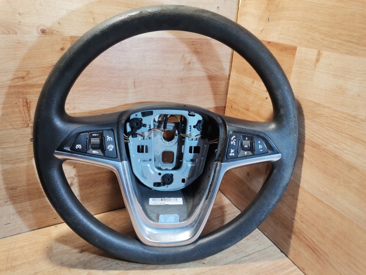 Volant MULTIFUNKCJA OPEL ZAFIRA C TOURER ASTRA J IV 13351039