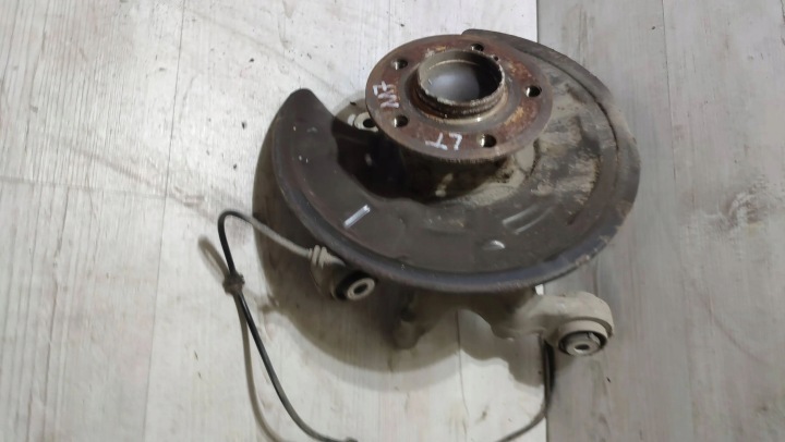 schenkel Reifen Räder hinten heck Seite links Mercedes-Benz CLA C117 X117 W117