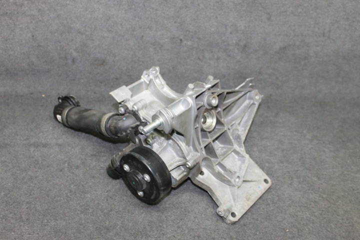 BMW G11 G12 X5 G05 4.0i 4.0eX B58B30C PLUGIN IN HYBRID Wasserpumpe - 8742075