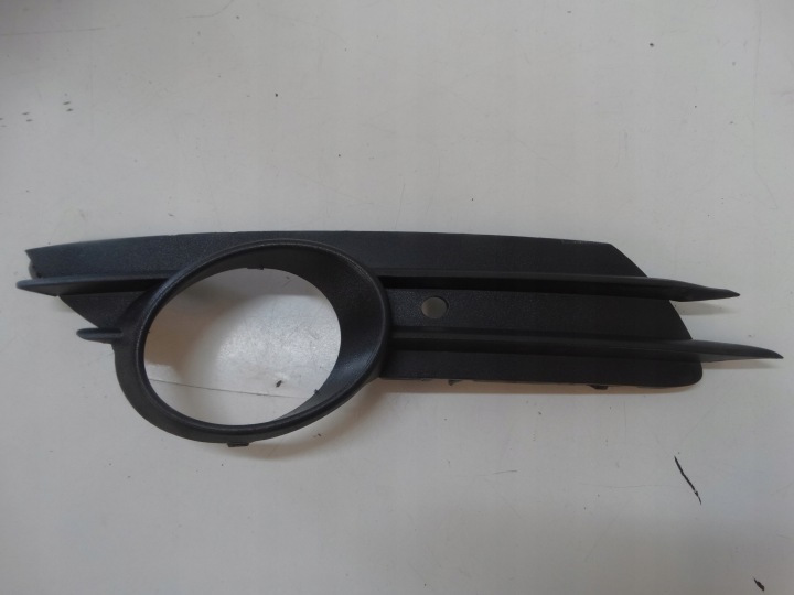 Grille Pare choc Droite Avant OPEL CORSA D 13211479