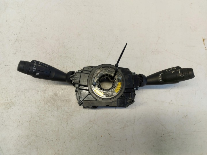 VOLVO XC40 steering wheel levers and controls ring 31456216