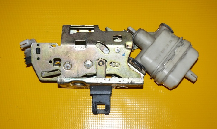 de la Serrure du capot Porte coffre hayon MERCEDES S-KLASA W140 91-98r. DOCIAGANIE DOMYKANIE