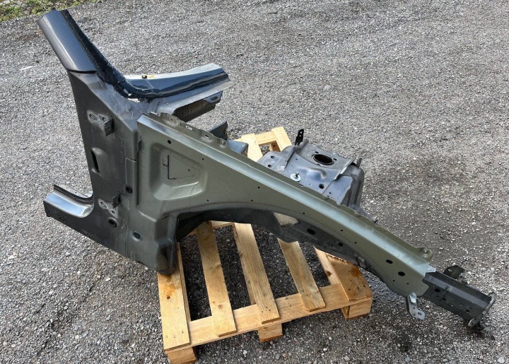 Longeron Avant Droit Longeron avant faruch Dodge Challenger 2015