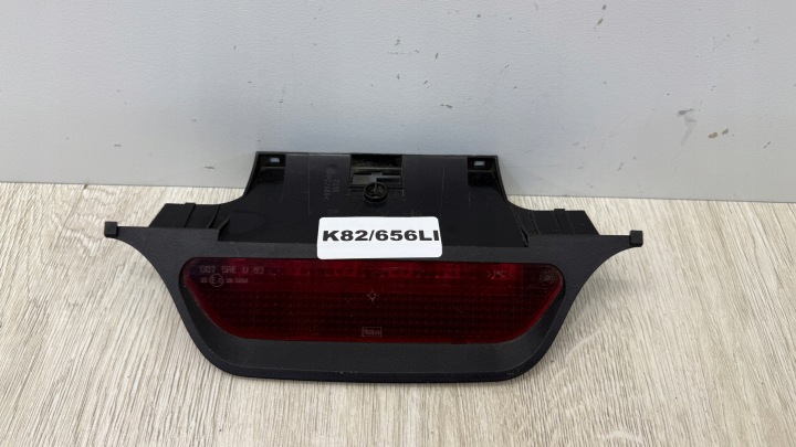 OPEL OMEGA B KOMBI Feux phare STOPU du capot Feux phare STOP 90457849 K82/656LI