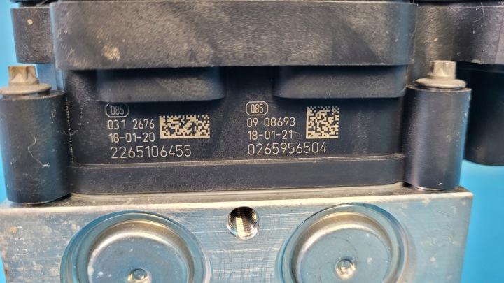 TOYOTA AURIS II 18r ABS-PUMPPU 44540-02530 10