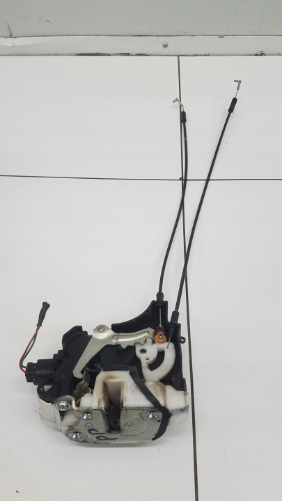 de la Serrure Portière Droite Avant CITROEN C-CROSSER 2 PINY 08507A