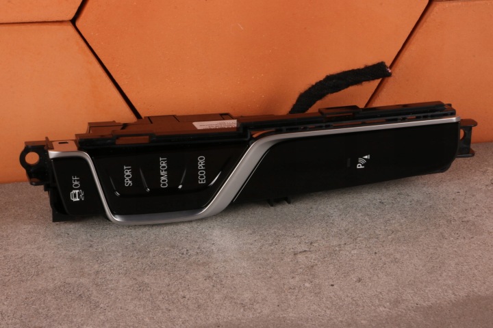 BMW 5 G30 G31 PANEL konzoli střední pérování PDC DTC EUROPA 9460818