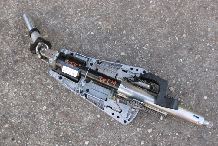MERCEDES W212 LIFT E KLASA 13R Lenksäule Lenkstange A2184600016